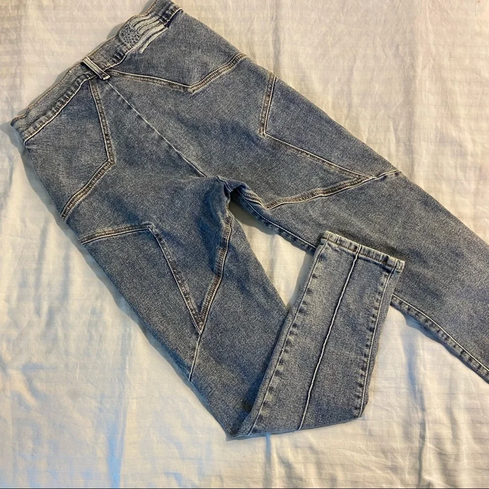 Revice• Venus Crop Star Butt Jeans - Picture 6 of 8